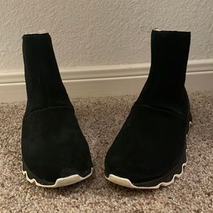 Sorel Women's Kinetic Short Boot - Black